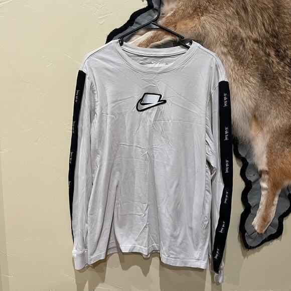 Men's Nike Tee - Picture 1 of 5